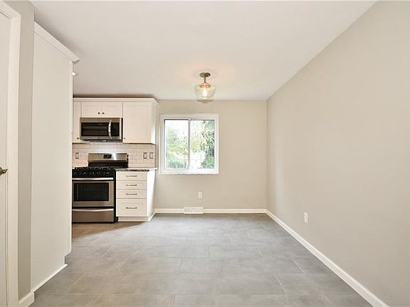 5th image of 316 Regina St