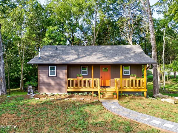 137 Cedar Crest Ln, Friendsville, TN 37737