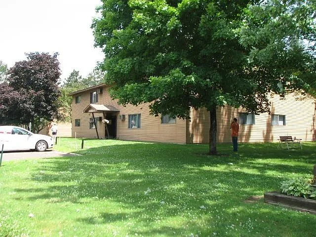 718 E Maryland St — Photo 9
