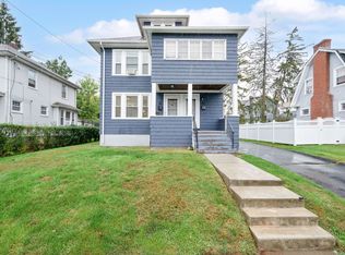 45 Fairlawn St, West Hartford, CT 06119