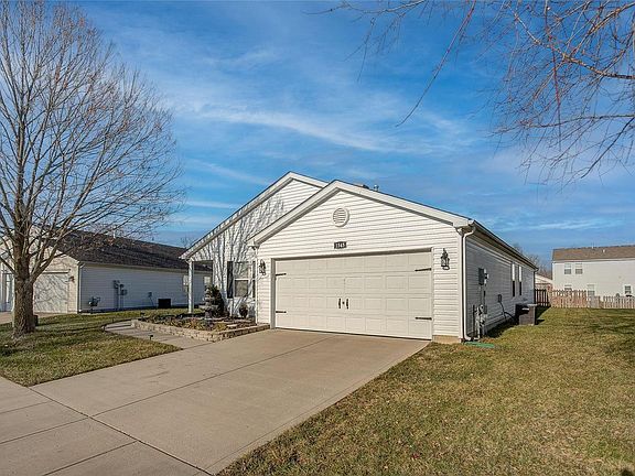 3rd image of 1545 Autumn Lakes Ln