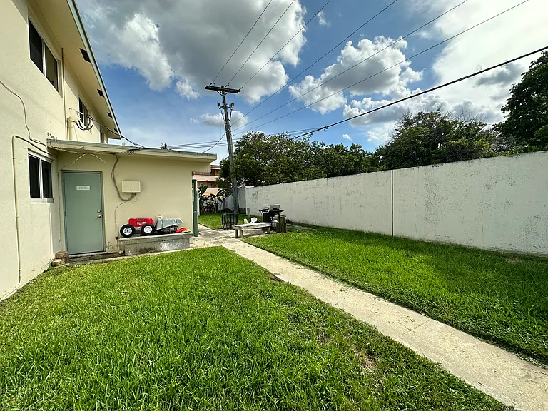 4731 NE 21st Ter #3 — Photo 20