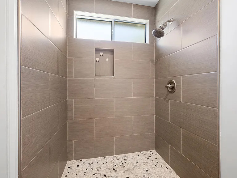 6438 Densmore Ave — Photo 14