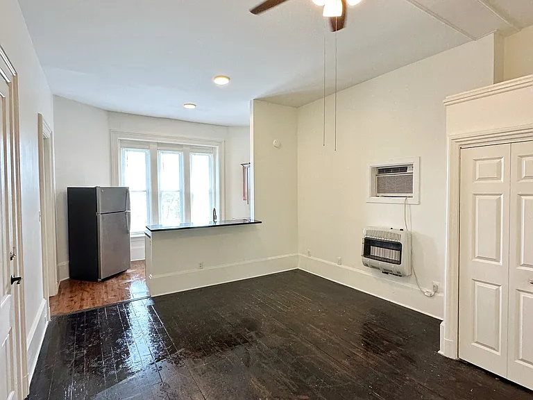 930 Summit Ave #2 — Photo 5