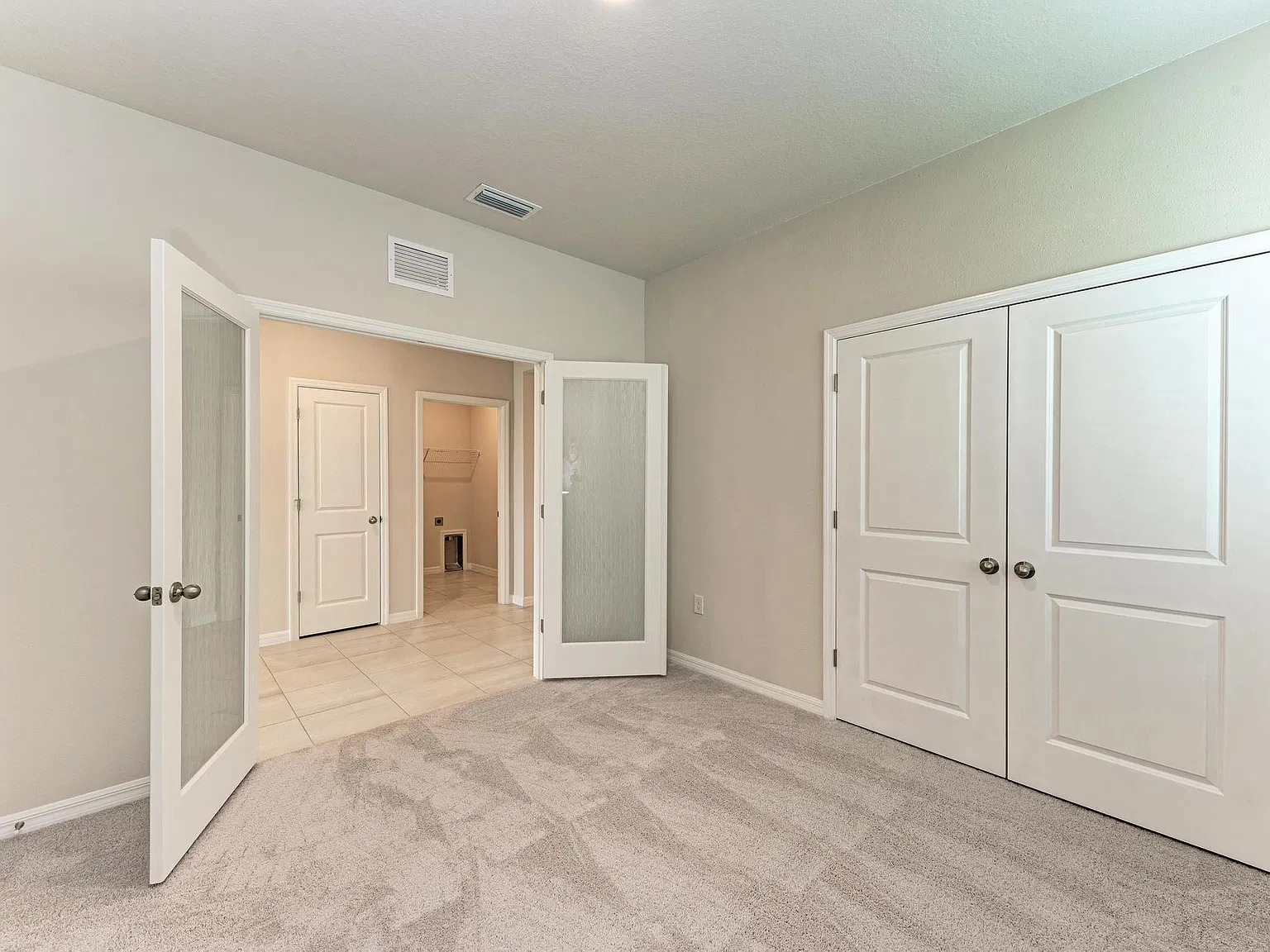 4 bed, 2045 sqft, $2,850 — Photo 3