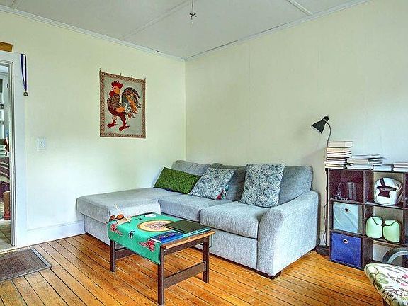 5th image of 32 Paddy Hill Rd