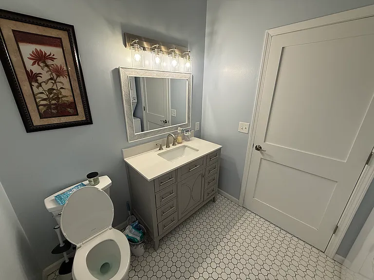 1839 N Oakland Ave #2 — Photo 5