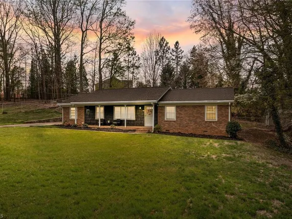 116 Townsend Dr, Winston Salem, NC 27107