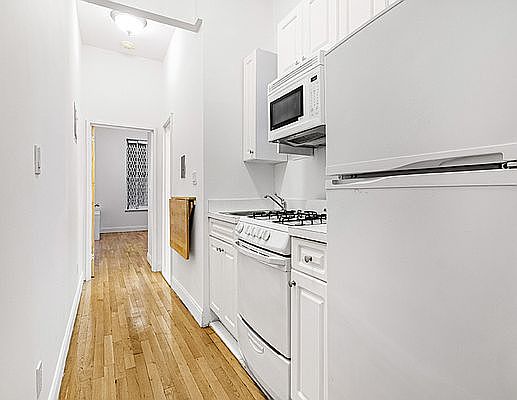 3rd image of 101 Lexington Ave APT 3d