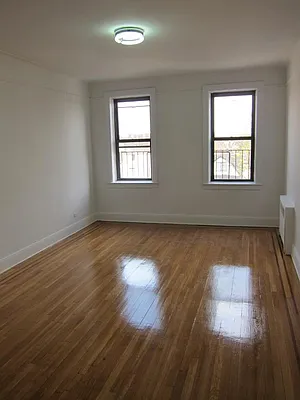 Rented by Realty 2000 Corp | media 9