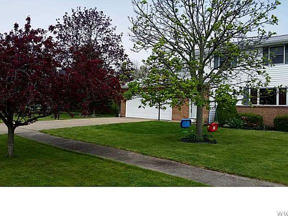 4th image of 44 Beaver Ln