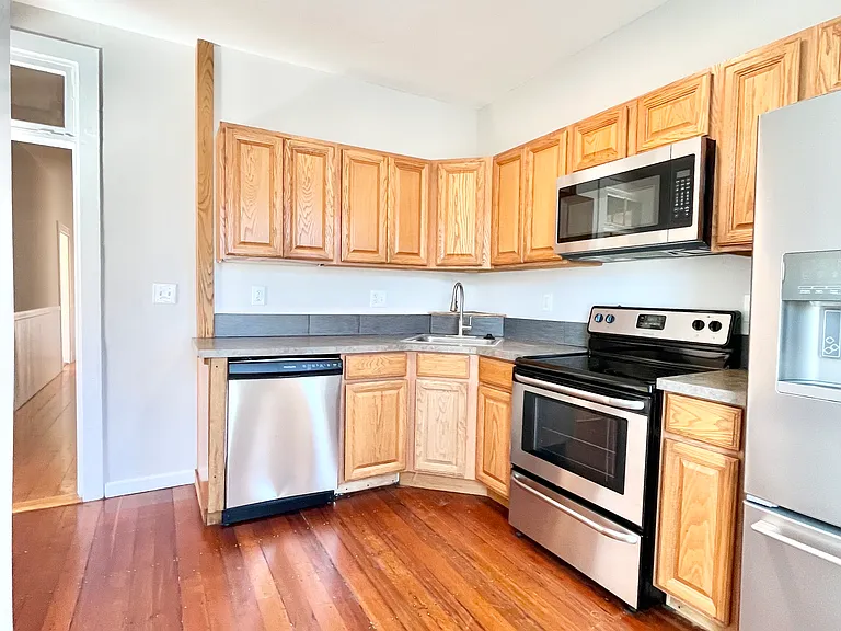 1 Folsom Ave — Photo 6