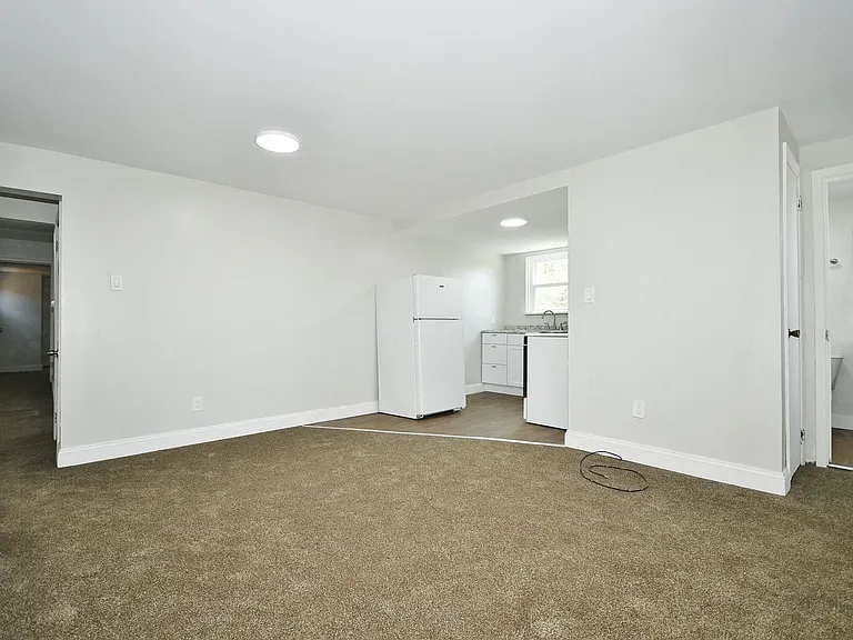 1103 Crosby St #1 — Photo 8