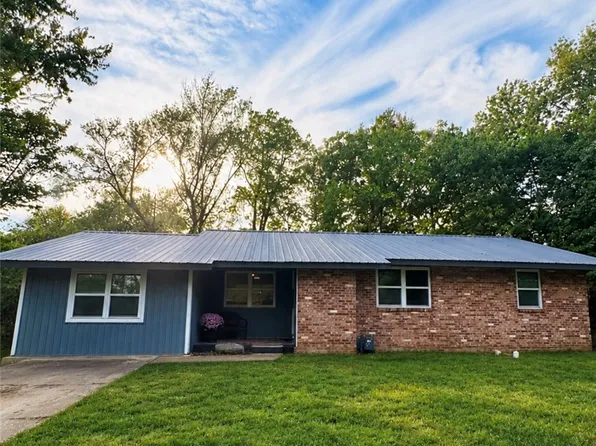 204 Kennan St, Prairie Grove, AR 72753