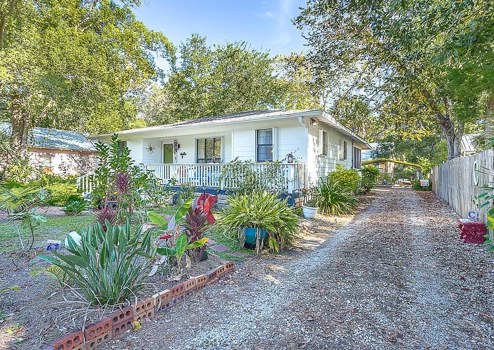 233 12th St, Apalachicola, FL 32320 Zillow