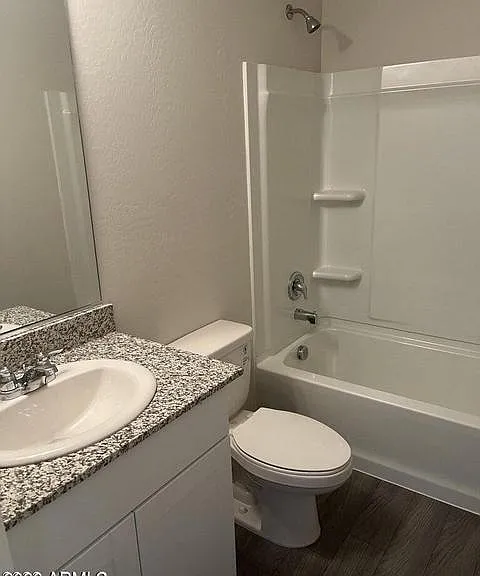 155 W Dewey Ave — Photo 3