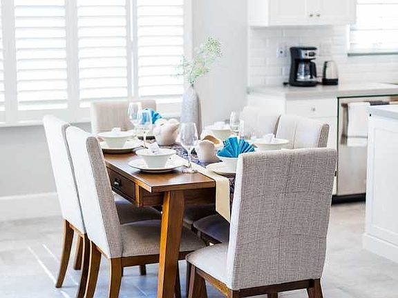 5th image of 126 Donati