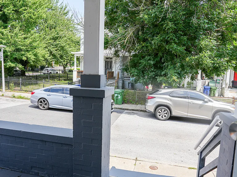 605 Cator Ave — Photo 5