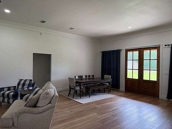 5th image of 1118 Sugarmill Cir