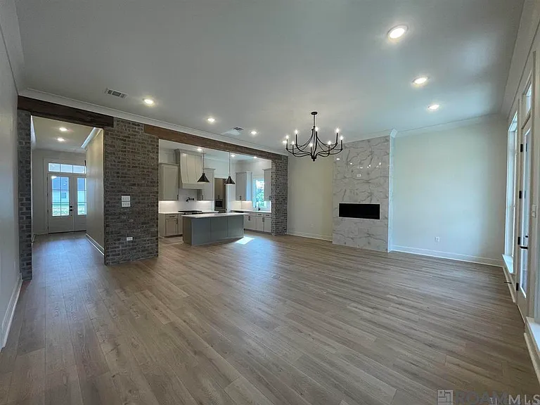 1119 Camellia Way — Photo 5
