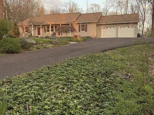 2135 Sterners Rd, Green Lane, PA 18054