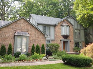 53437 Robinhood Dr, Shelby Township, MI 48315