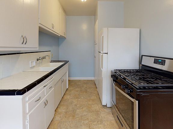 4th image of 5087 Glen Iris Ave #5087