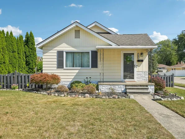 206 Kinross Ave, Clawson, MI 48017