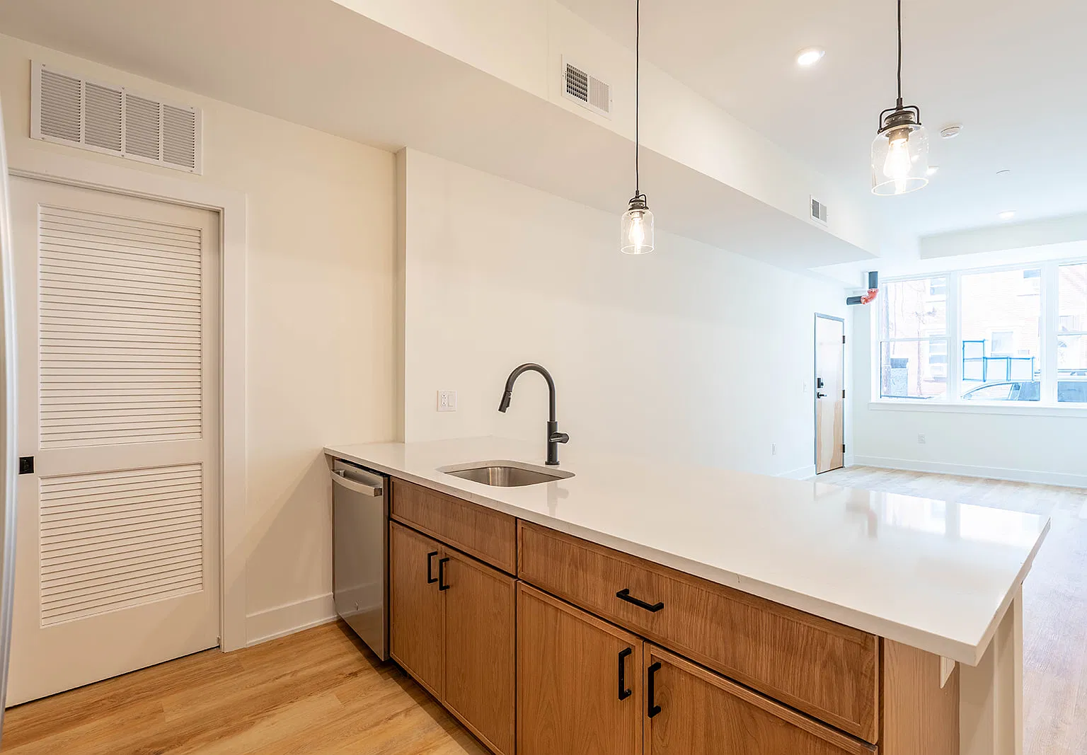 2 bed, $2,675 — Photo 1