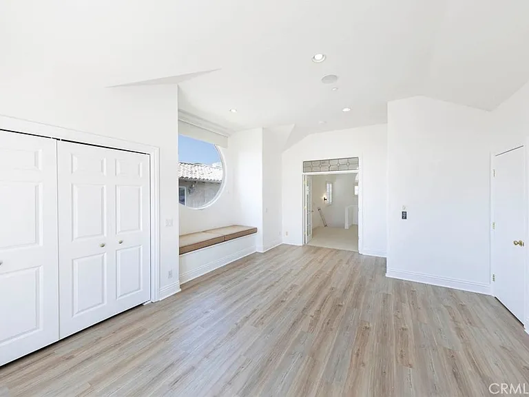 12 San Remo — Photo 37