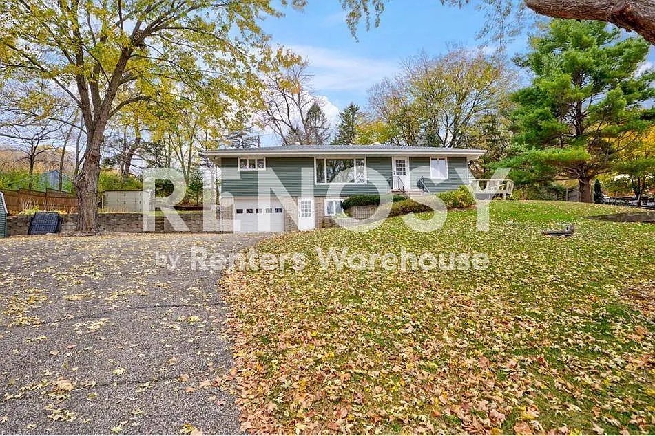 3 Bdrm 2 Bath Large Lake Home In Waterville Available September 1st — Photo 1