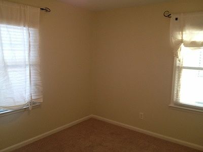 3rd image of 13661 Kingston Ave