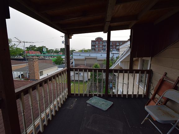 3rd image of 3616 N Neva Ave