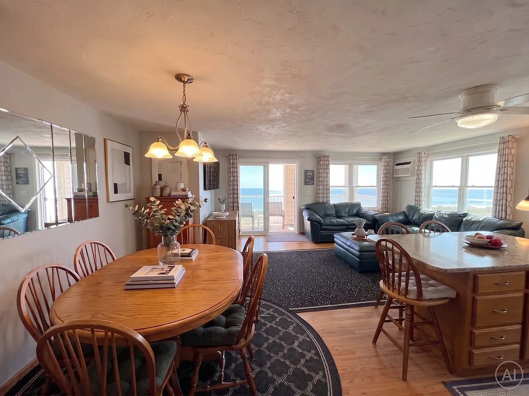 2 bed, 2.0 bath, 887 sqft, $2,250 — Photo 3