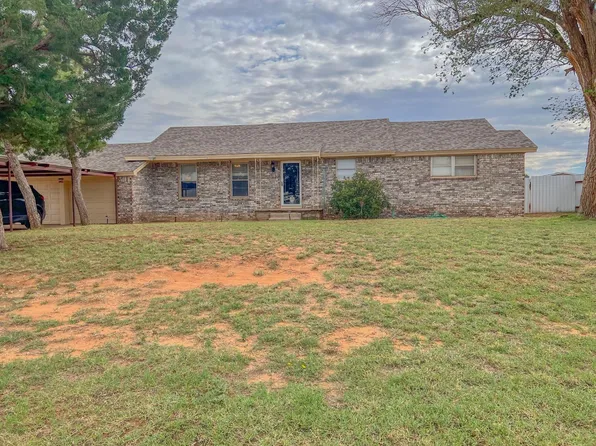 604 E Richardson St, Sundown, TX 79372