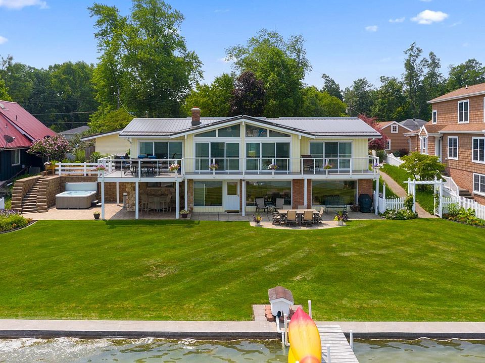 1st image of 26029 Lake Dr