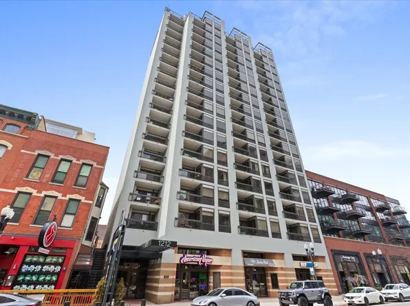 1212 N Wells St APT 905, Chicago, IL 60610