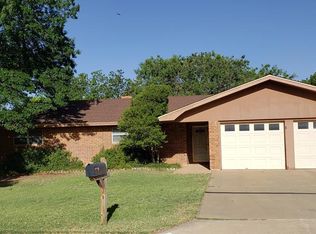 906 SW 10th St, Seminole, TX 79360