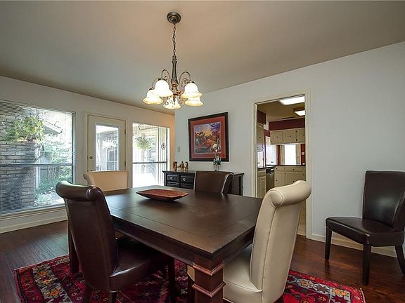 5th image of 601 Hinsdale Dr
