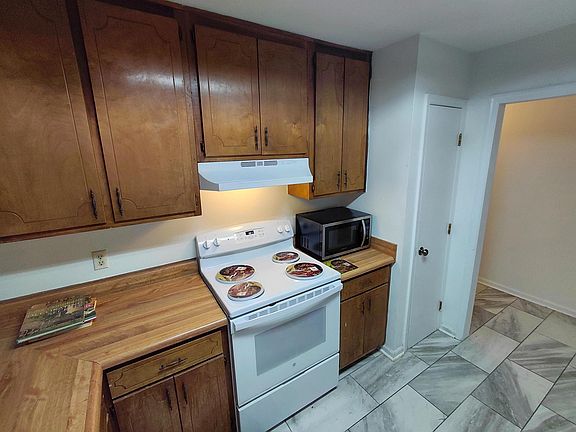 4th image of 1853 Meriadoc Rd