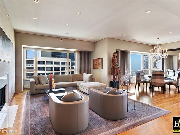 5th image of 800 N Michigan Ave APT 4903