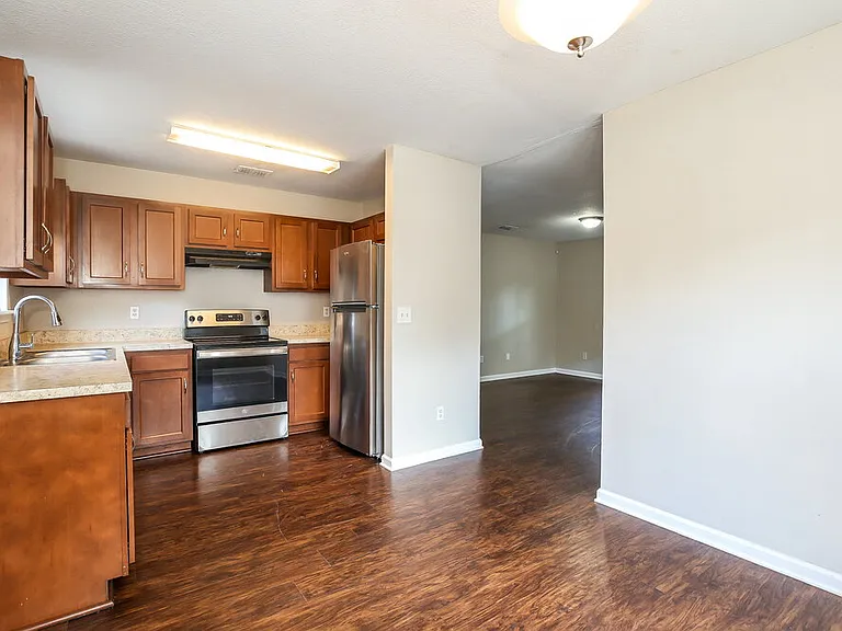 3747 Peachtree St — Photo 8