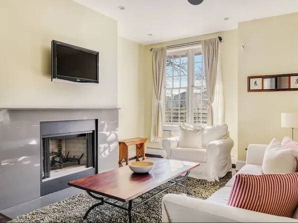 1109 Prospect Avenue image 1 of 9