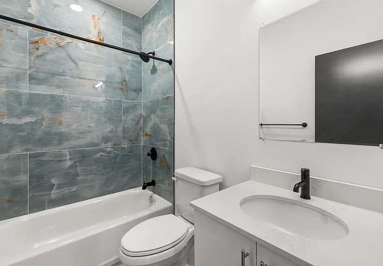 943 Washington Ave #303 — Photo 12