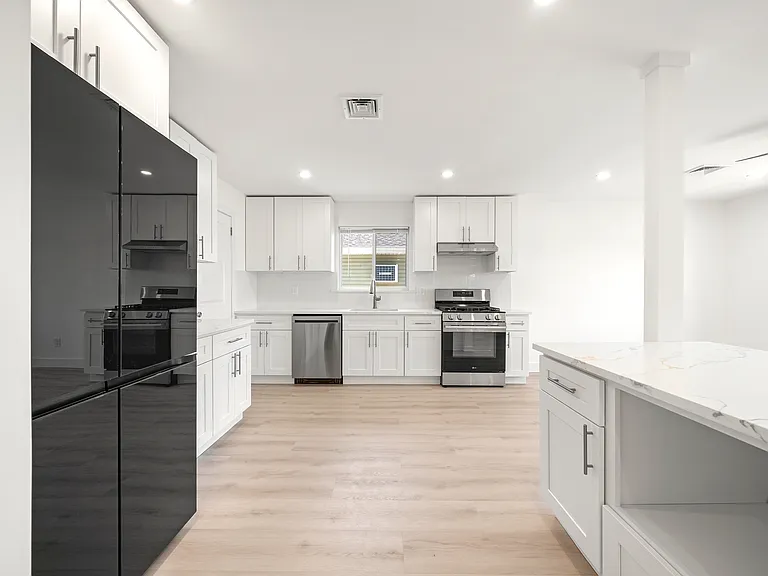 432 Oak St #2 — Photo 6