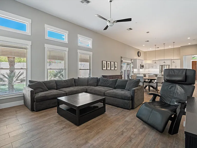 13610 E Laurel Ln — Photo 15
