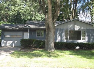 1354 E 3rd St, Pella, IA 50219