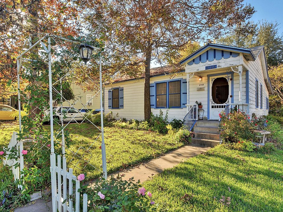 1st image of 2708 La Mesa Dr