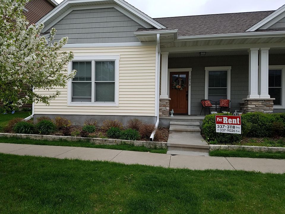 Front Entry and Sitting Area