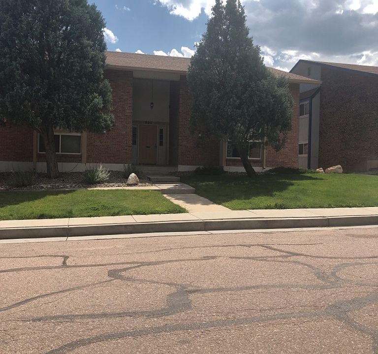 1st image of 995 Holli Springs Ln #C